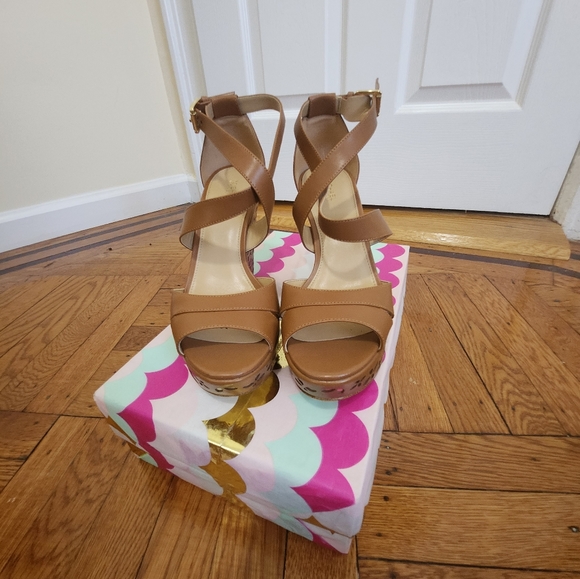Michael Kors platform Sandals - Picture 3 of 7
